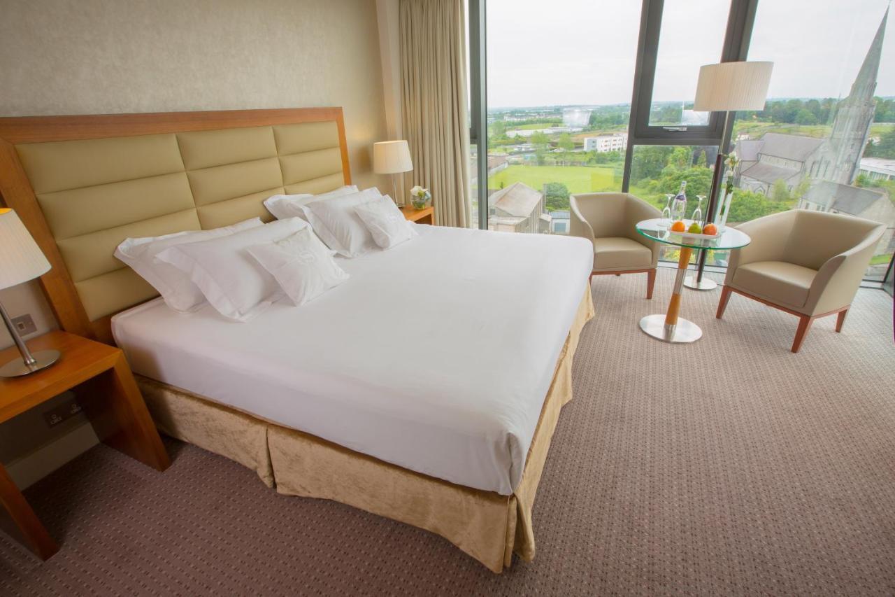Sheraton Athlone Hotel Exterior photo