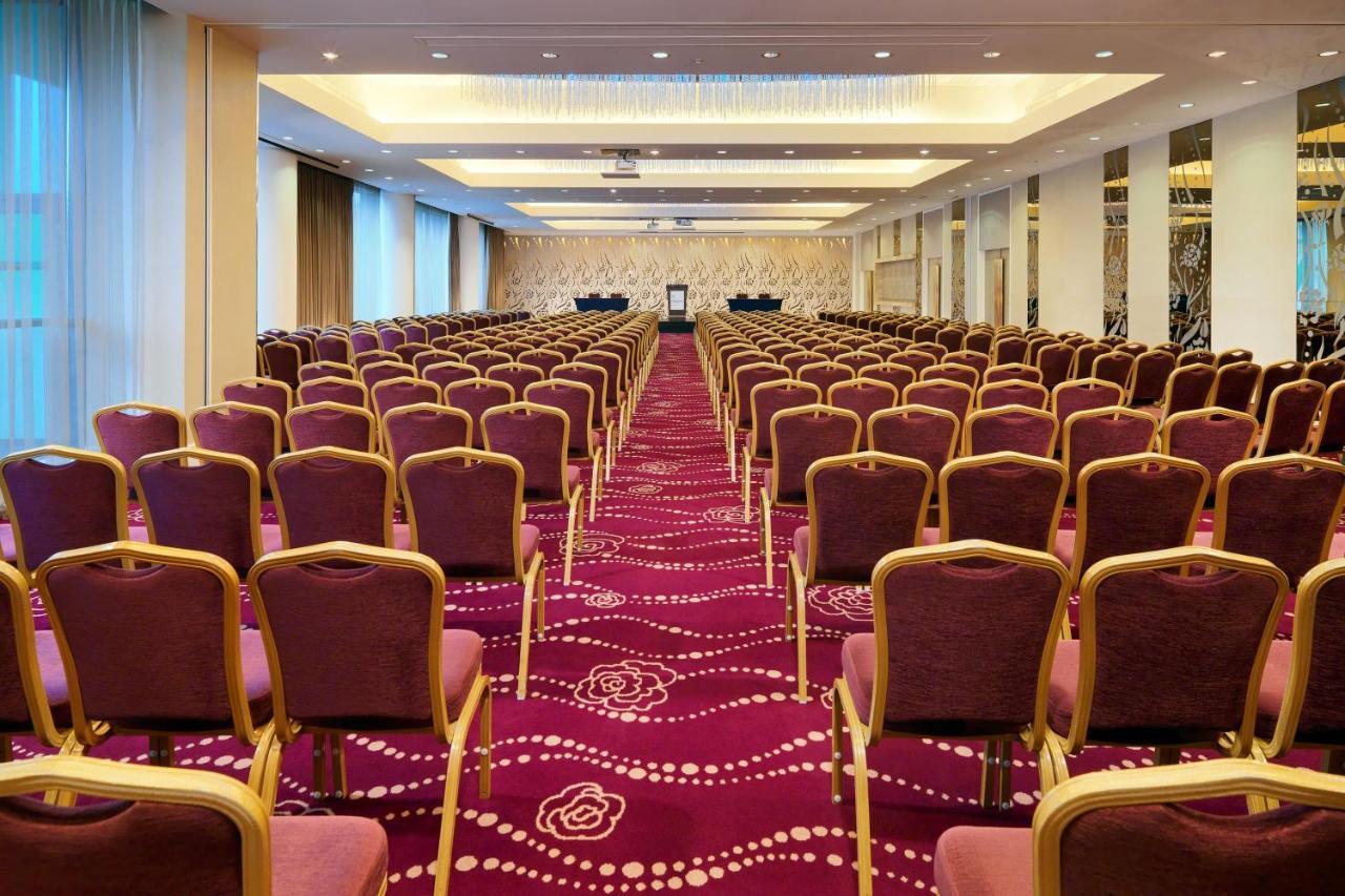 Sheraton Athlone Hotel Exterior photo